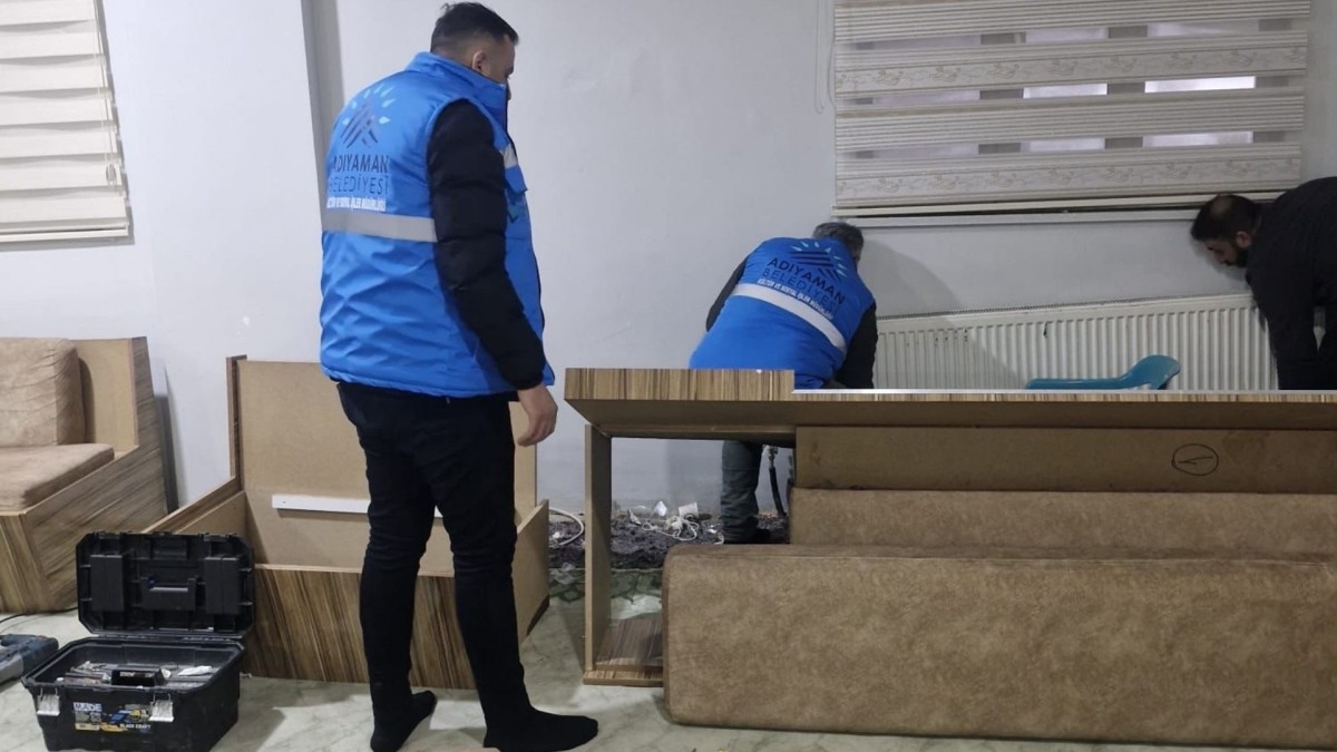 Adıyaman Belediyesi ekipleri taziye evlerinde gece mesaisi yapıyor