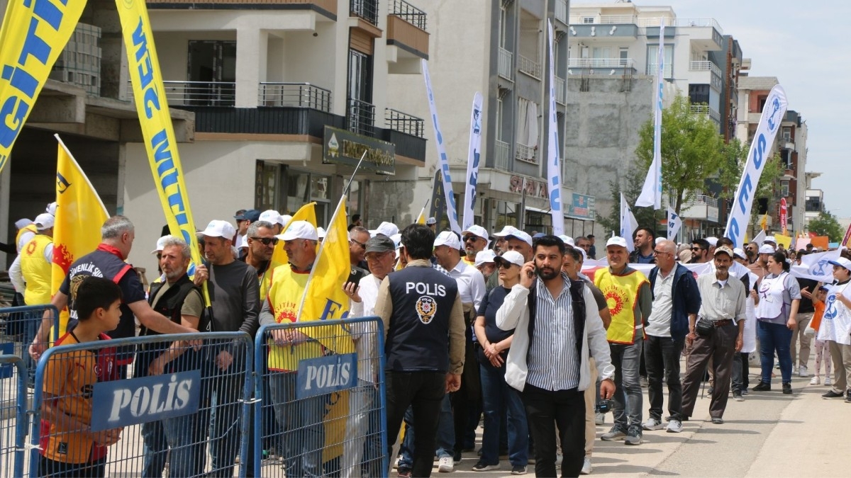Adıyaman’da 1 Mayıs Emek ve Dayanışma Günü halaylarla kutlandı  - Videolu Haber