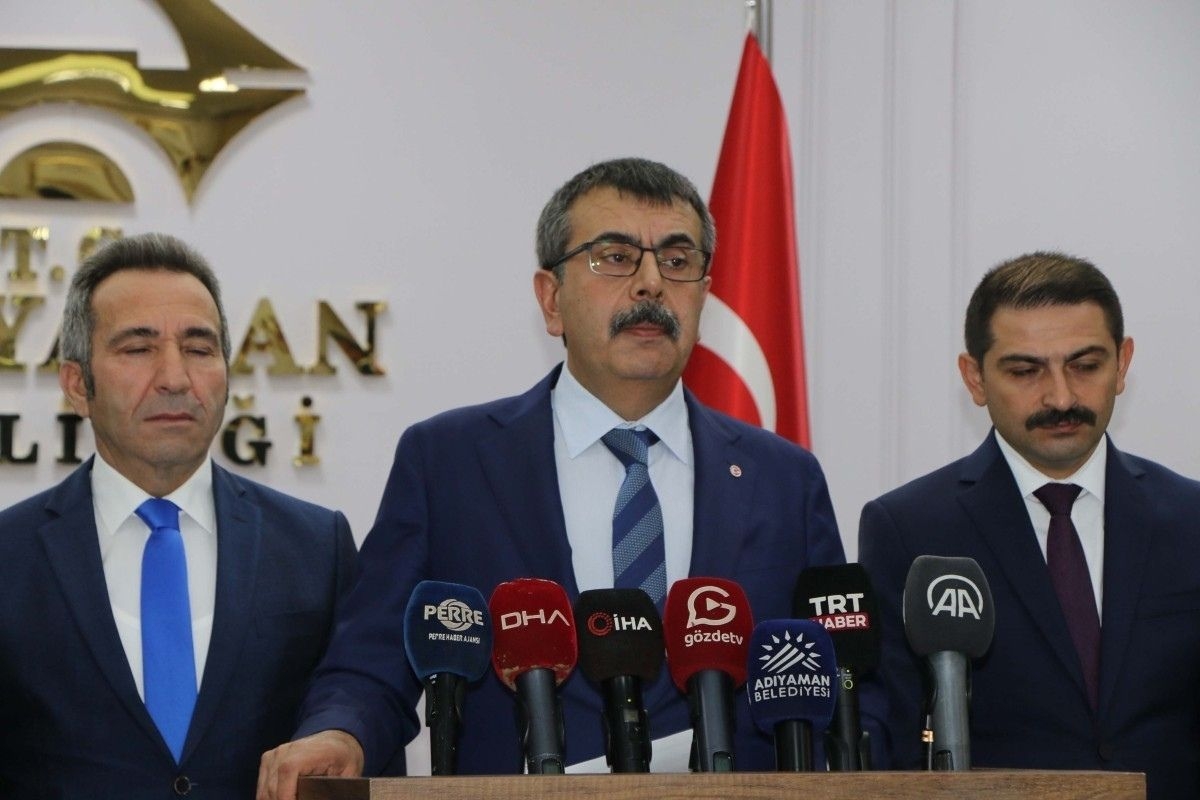 Ara tatil kaldırılacak mı? Yaz tatili uzayacak mı? Okullarda güvenlik önlemleri nasıl olacak?