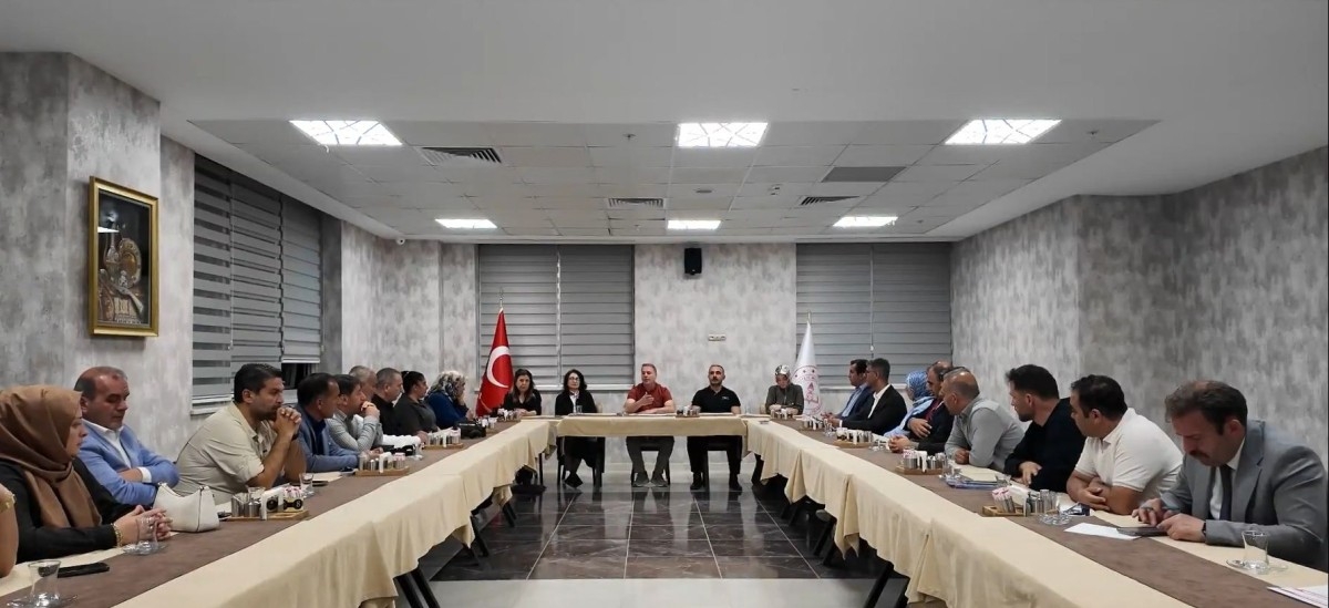 Adıyaman’da Maarif Sohbetlerinde Müdür Tosun öğretmenlerle bir araya geldi  - Videolu Haber