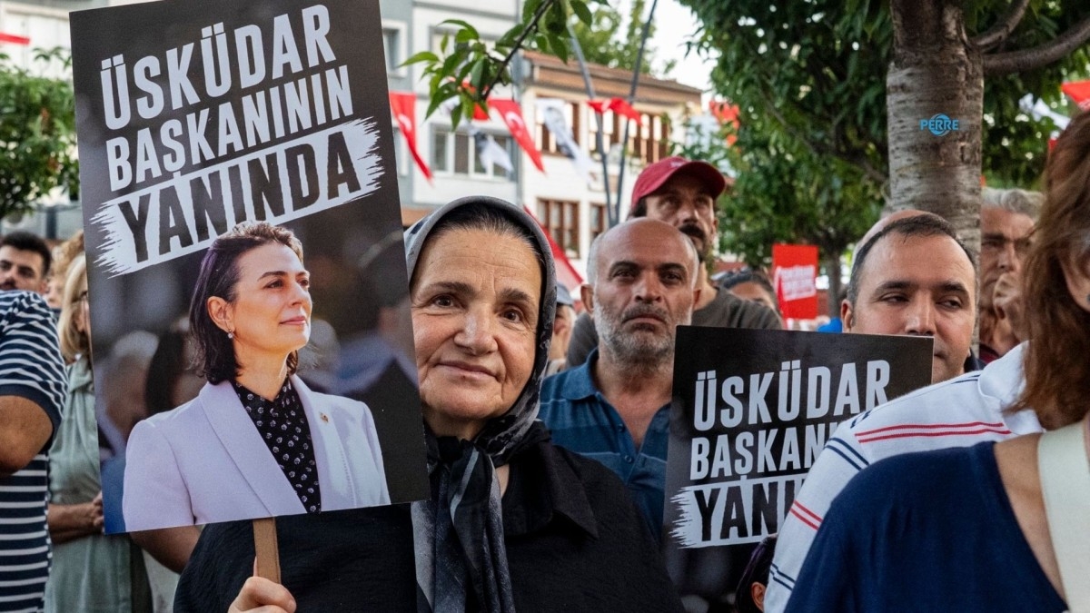 Tutuklanan Üsküdar Belediye Başkanı Sinem Dedetaş görevden uzaklaştırıldı