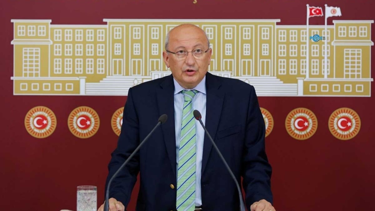 Çakırözer'in basın özgürlüğü raporu: Eylülde 50 kez hakim karşısına çıkan gazeteciler, 1350 erişim engeli